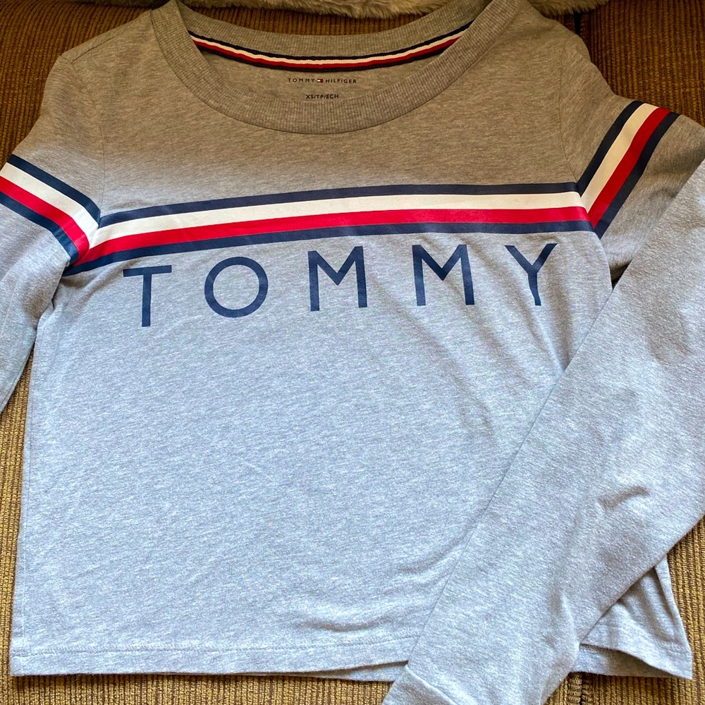 Tommy Hilfiger long sleeve cropped shirt